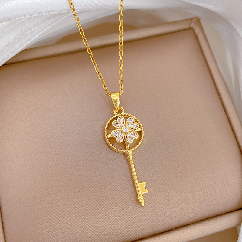 Luxurious Rotating Lucky Key Necklace With Full Diamond Inlay_voghion.com