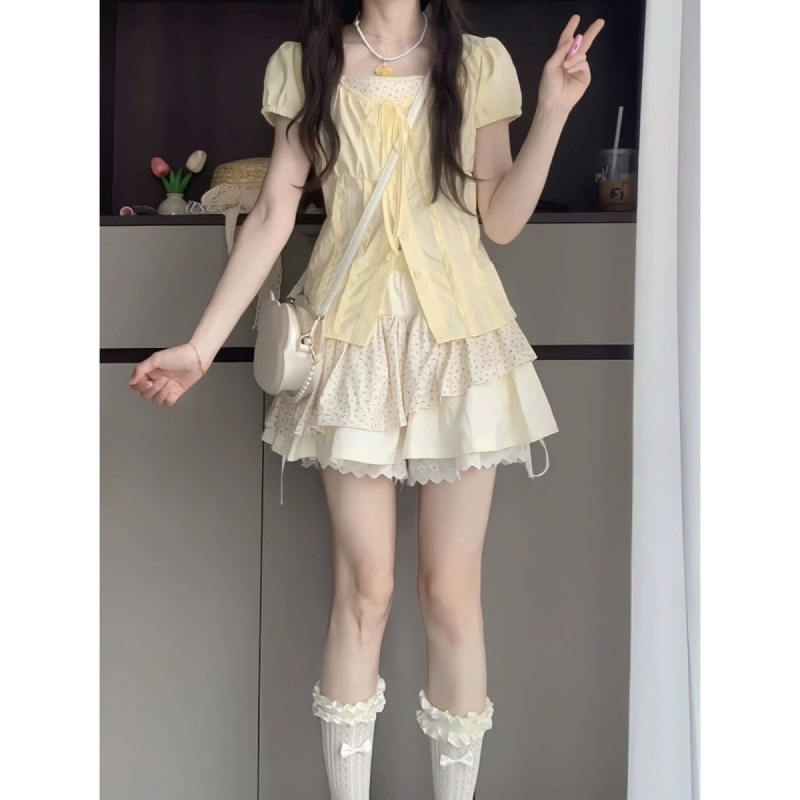 フレンチティースタイルの夏の小柄な甘い女の子のための純粋な欲望の半袖トップと花柄スカートのツーピースセット|undefined