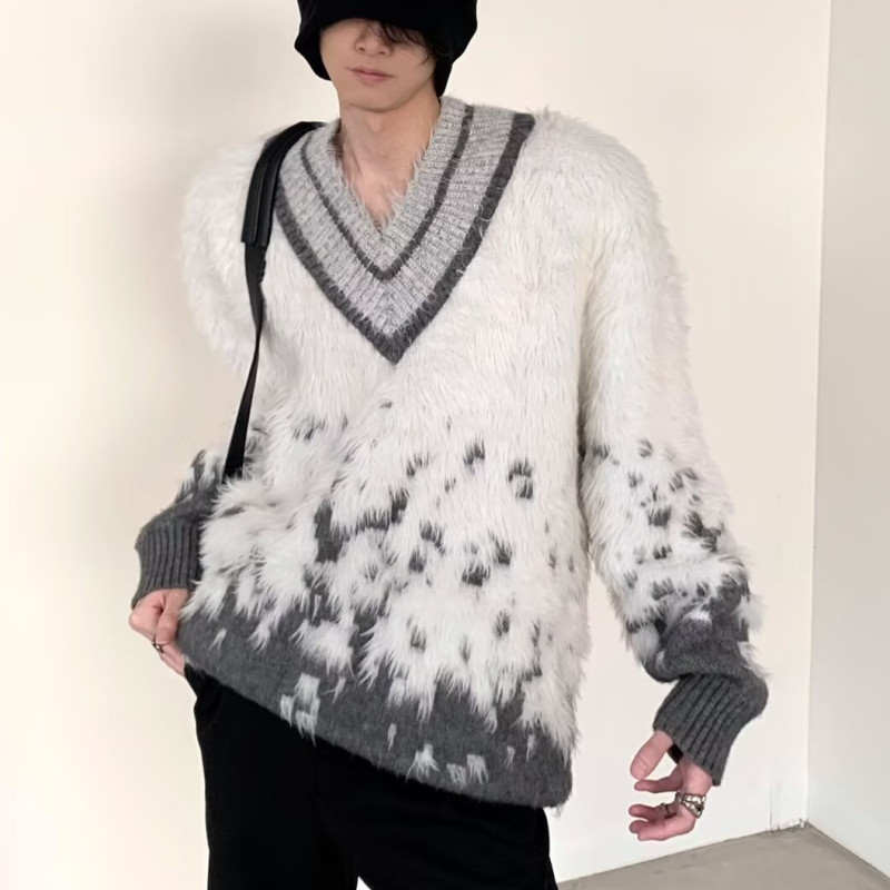 American Niche Design Sense Wave Point Gradient V-neck Sweater Men's Winter Loose Lazy Couple Knitted Sweater Men