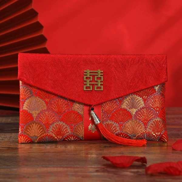 20,000 horizontal version of apricot leaves tied the knot
