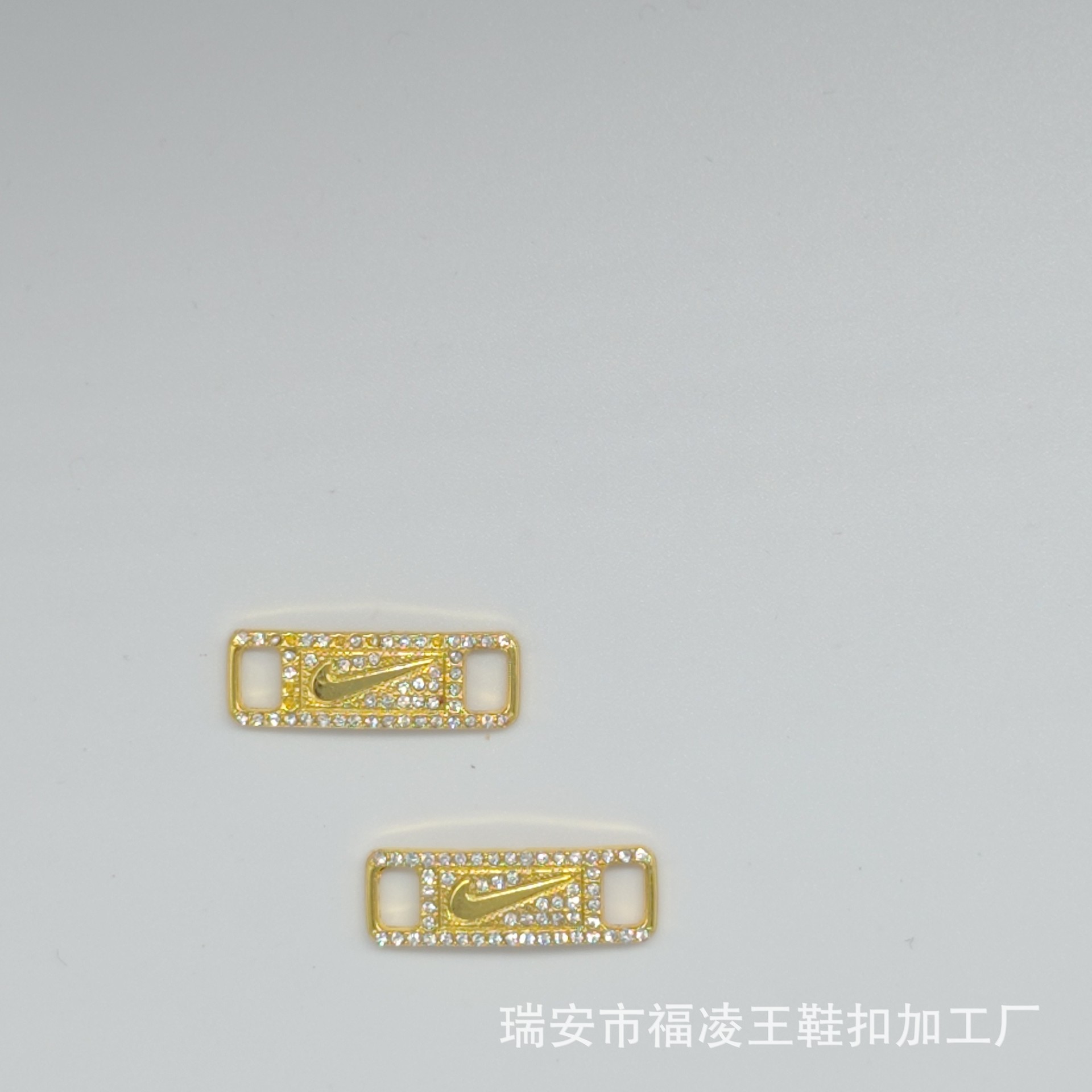 自作金属aj靴バックルランニング靴板靴鉄牌潮靴周辺個性ロゴ靴標