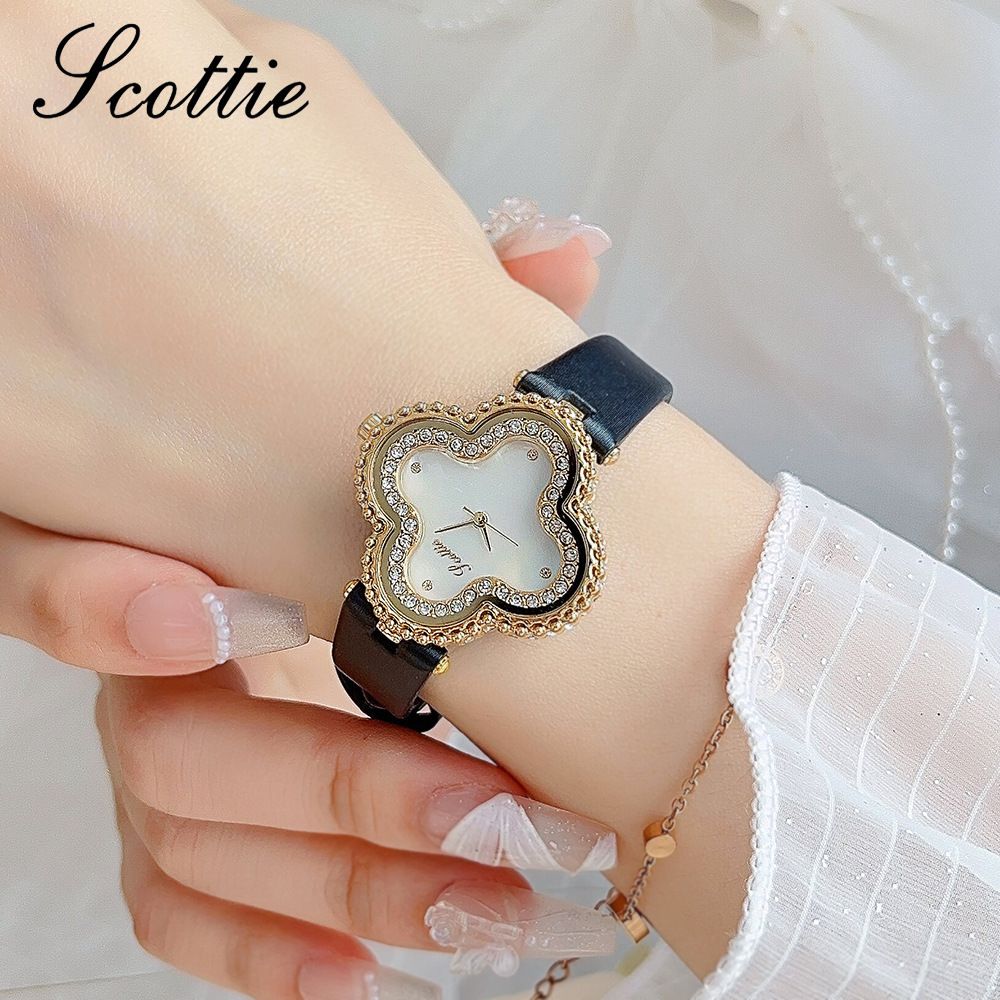 Women's Four Leaf Clover Quartz Watch With Leather Strap Shell Dial_voghion.com