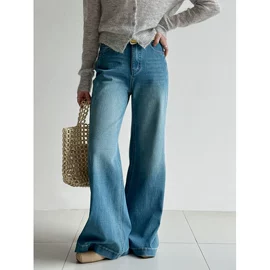 连衣裙;女式衬衫;女式针织衫