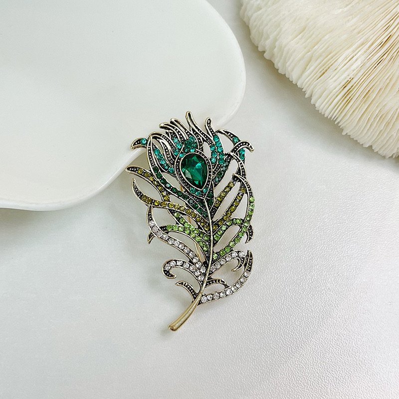 Retro Vintage Style Pin Leaf Peacock Colorful Alloy Feather Zircon Unisex Corsage display picture 3