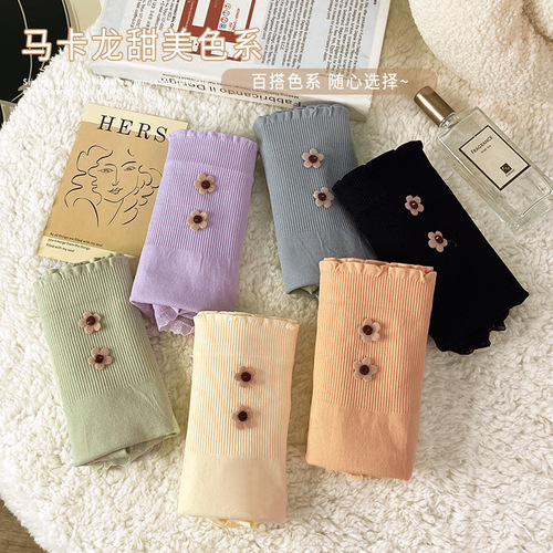 New seamless Japanese style sweet lace panties for girls, mid-high waist, belly-shrinking, traceless, breathable, butt-lifting briefs.