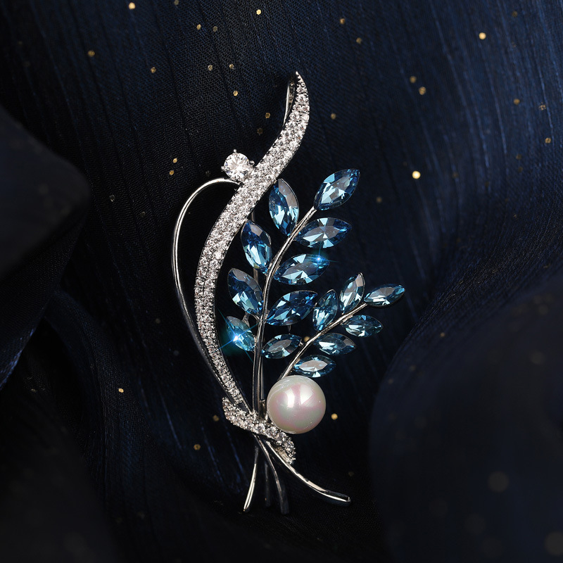 Thousand Family Silver Tmall New Light Luxury High Crystal Flower Brooch Pins Female Anchor Accessories Supply