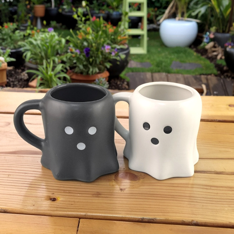 Creativo encantador fantasma de cerámica taza pintada a mano decoración de la escena de Halloween taza de agua extraña