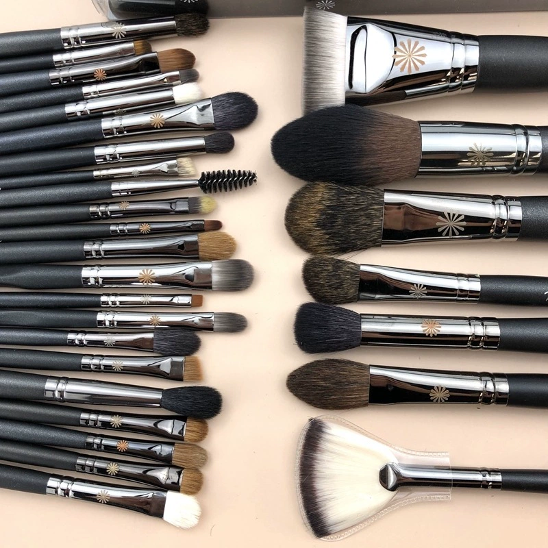 Makeup brush set — foundation, contouring, concealer, powder and eye brushes