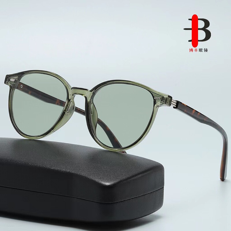 New oval version of the Korean version of the Little Red Book hot UV sunglasses for men and women with manufacturers wholesale