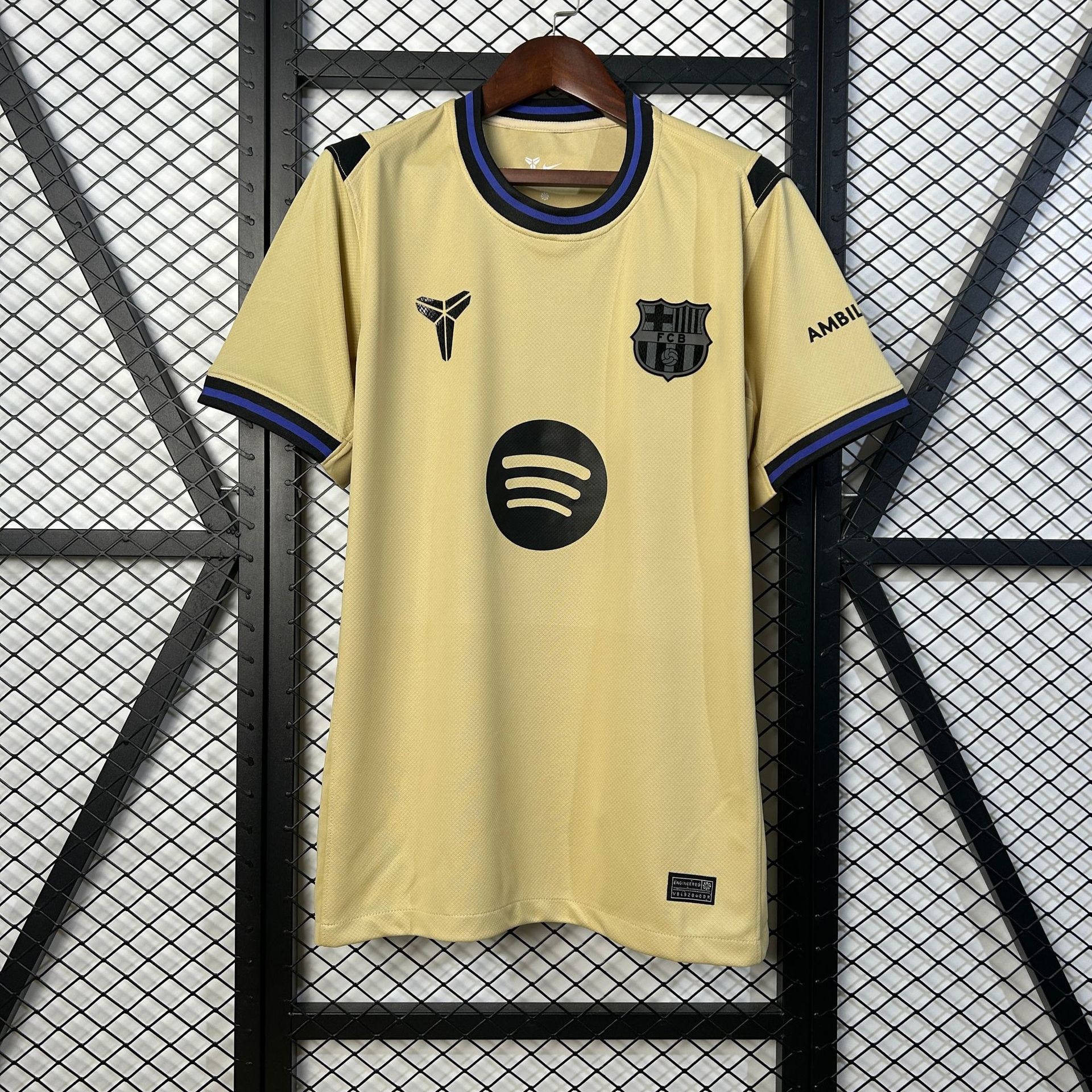 2025 temporada de fans de verano ropa deportiva de fútbol masculina fibra de poliéster transpirable ropa de secado rápido tres estándar completos