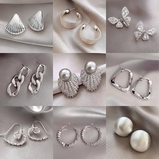 �yᘺ��s�yɫ���ٶ�ᔕr�аٴ��䵭�L���hС�����|�߼��ж�����l