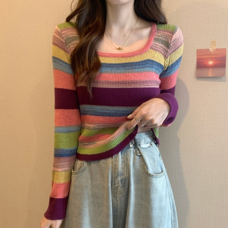 早い秋のストライプの長袖の底のニットの上着のフレンチの方の襟の短いデザイン感の中でセーターの女性の秋冬を掛けます。|undefined