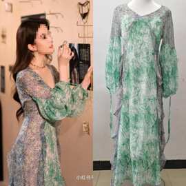 长期现货2025春玫瑰的故事刘亦菲碎花度假连衣裙复古海边法式长裙