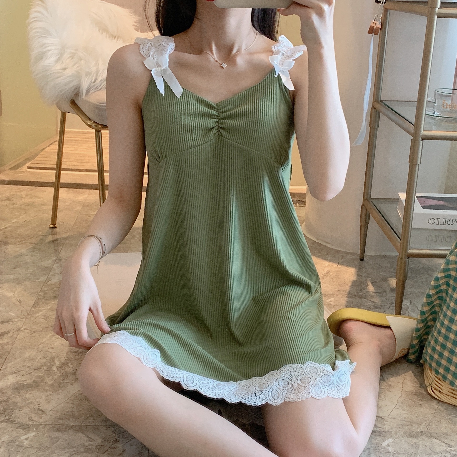 2023 pijamas de verano encaje hilo Honda pecho pad camisón de las mujeres de longitud media color sólido cuello en V dulce hogar comercio exterior