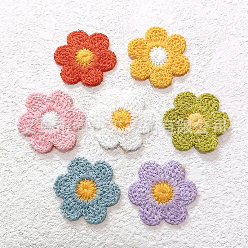 Wool embroidery six-petal flower knitted patch patch daisy flower DIY hair accessories clothing brooch shoes and socks accessories Wool embroidery six-petal flower knitted patch patch daisy flower DIY hair accessories clothing brooch shoes and socks accessories
