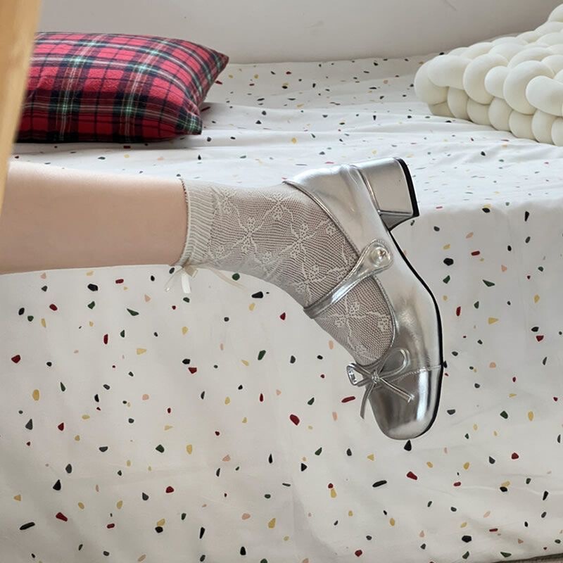 2026 French-style square-toed leather shoes to pair with skirts, new shallow Mary Jane shoes with bow and chunky heel for women to wear outside 2026 French-style square-toed leather shoes to pair with skirts, new shallow Mary Jane shoes with bow and chunky heel for women to wear outside