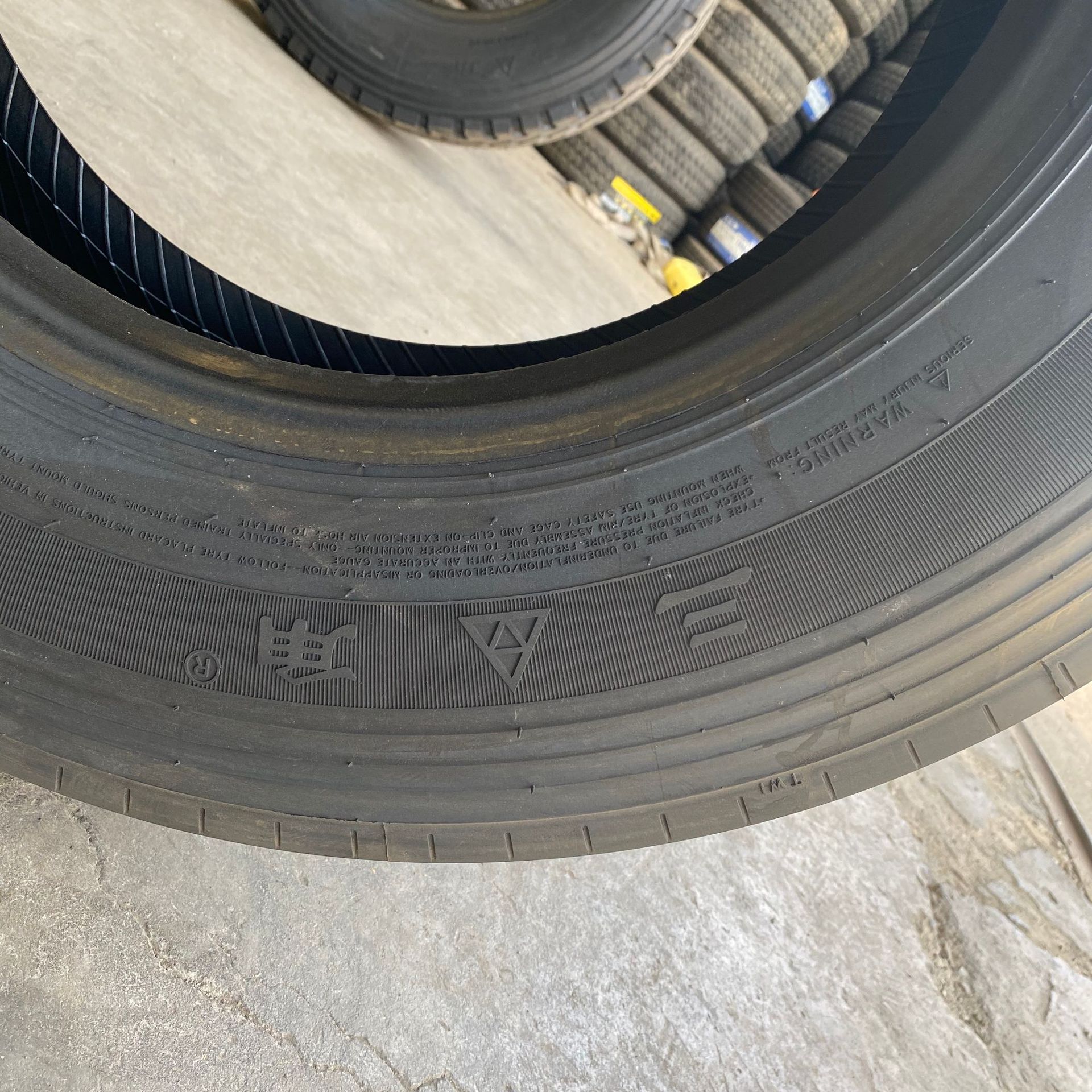 Truck tires 265/70R19.5 275/70R22.5 285/75R24.5 all-steel truck vacuum tires