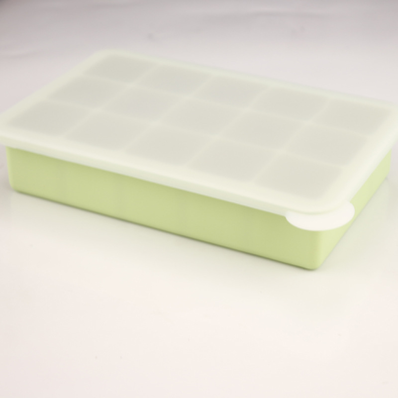 Green 15-piece ice tray-with lid
