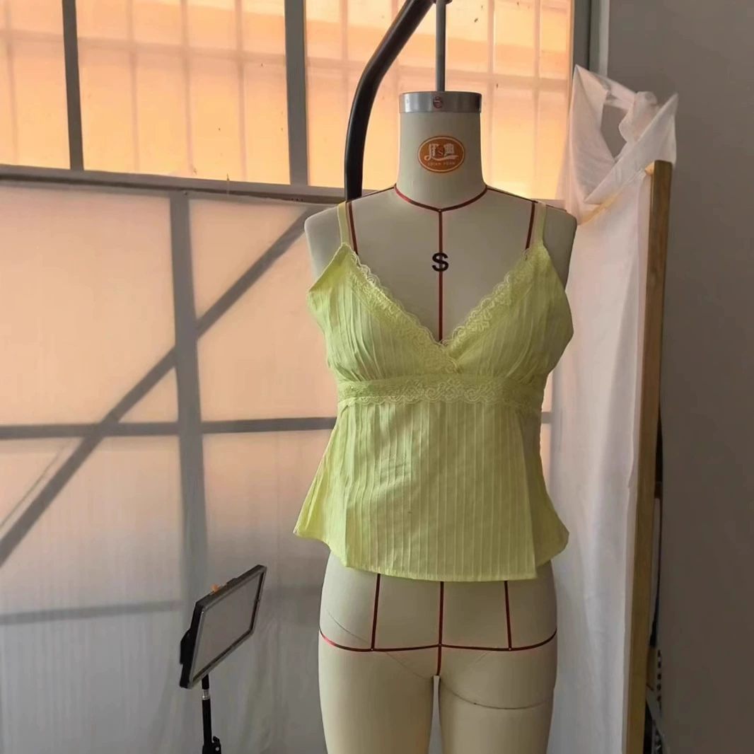 маленький жилет