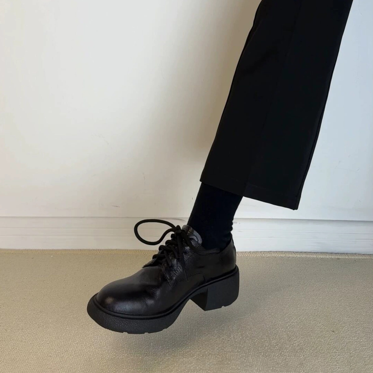 Коровья кожа версия ~ Маленькие кожаные туфли на каблуках в британском стиле