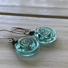 G �羳�¿�Recycled Glass Spiral Earrings���ղ����������h��