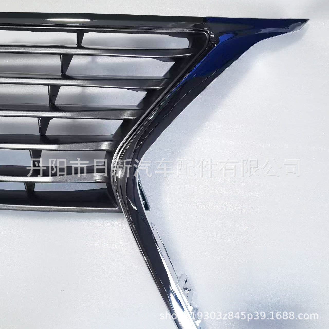 Решетка радиатора центральная SPORAX для Lexus RX270/RX350 (2012-2015)