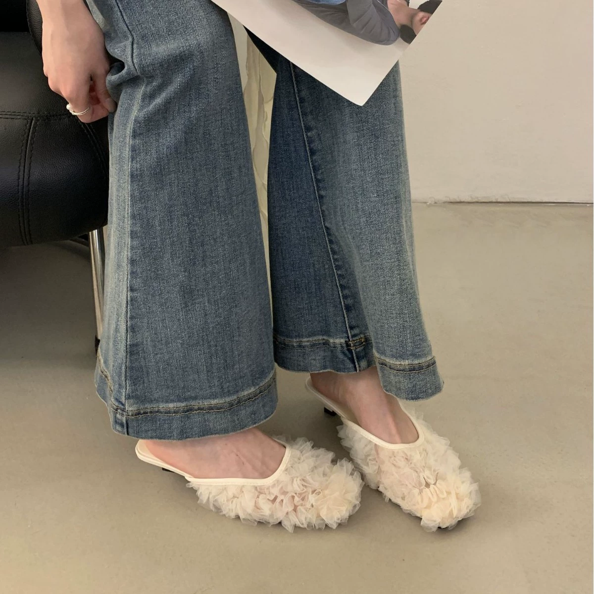 2025 Spring New Style Square Toe Flower Mesh Short Thick Heel Lazy Half Drag OL Commuting Work Work OL Women's Shoes