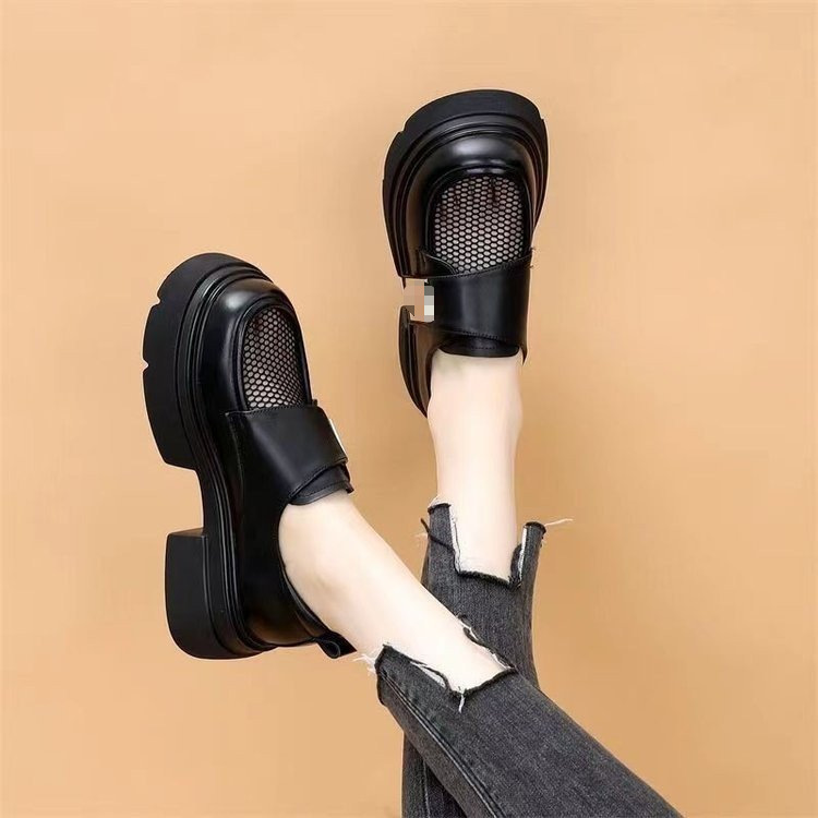 Zapatos de malla transpirable 2026 verano nuevo cabeza redonda mágica zapatos de una sola sola sola gruesa hueco aumento de altura zapatos de cuero