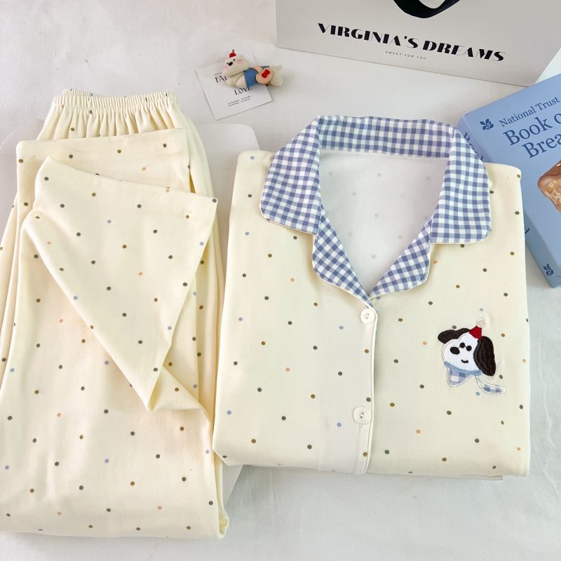 Al por mayor transfronterizo invierno nuevo pijama de mujer de terciopelo caliente mangas largas cardigans con la solapa simple ropa de hogar de alta calidad