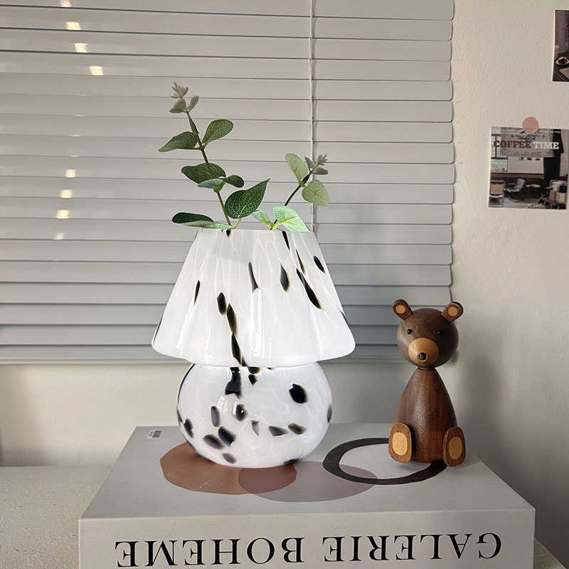 Lámpara de hongo en forma de flor creativa transfronteriza Lámpara de noche simple de estilo crema Lámpara de mesa de decoración de ambiente de niña linda in