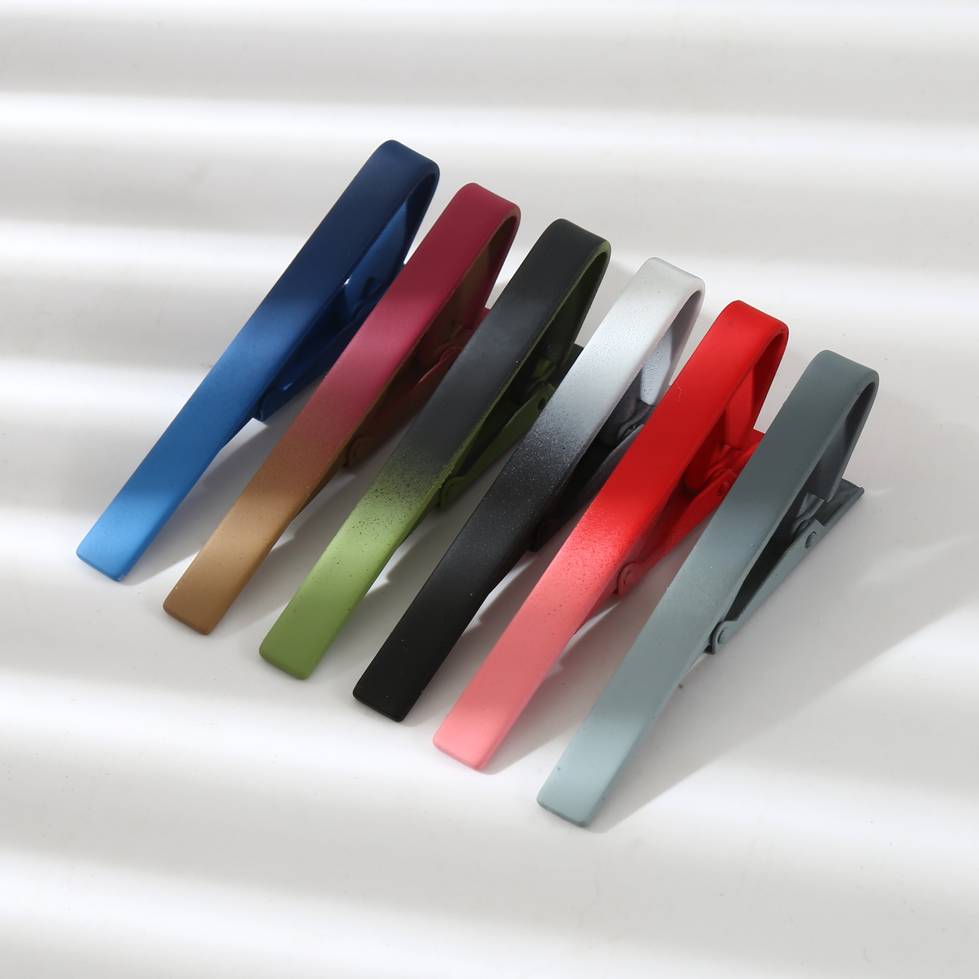 Tie clip Yiwu men's business collar clip wholesale color Amazon new product gradient Black Blue Red Gray