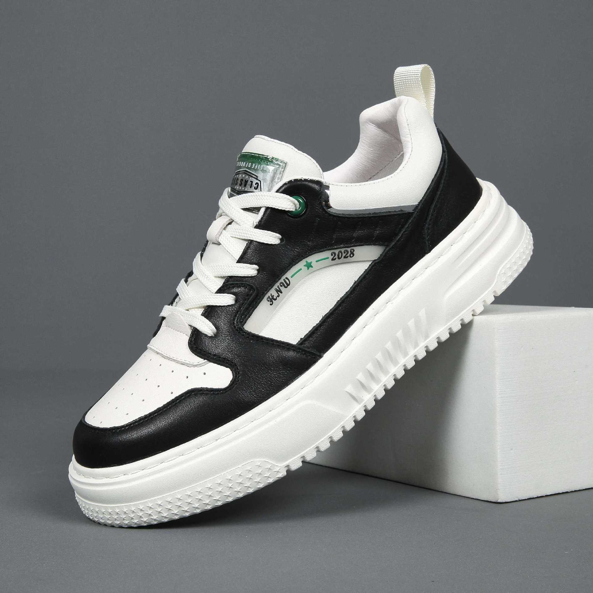 Zapatos casuales de cuero de vaca, zapatos casuales de hombre, zapatos blancos de moda coreana con un pedazo de calzado deportivo, suela gruesa