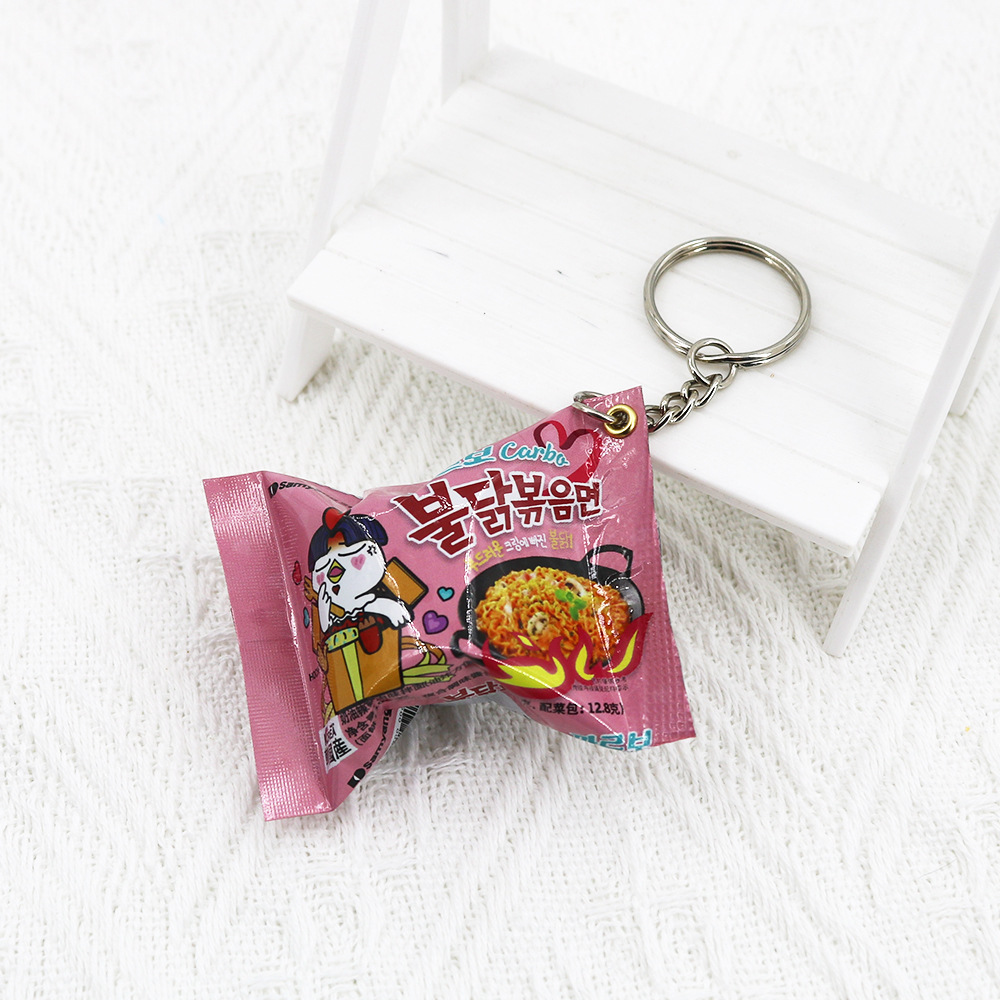 Simulación de comida japonesa para jugar bolsas de bocadillos llavero peru coreano colgante de café blanco campamento más regalos de colgante de fideos