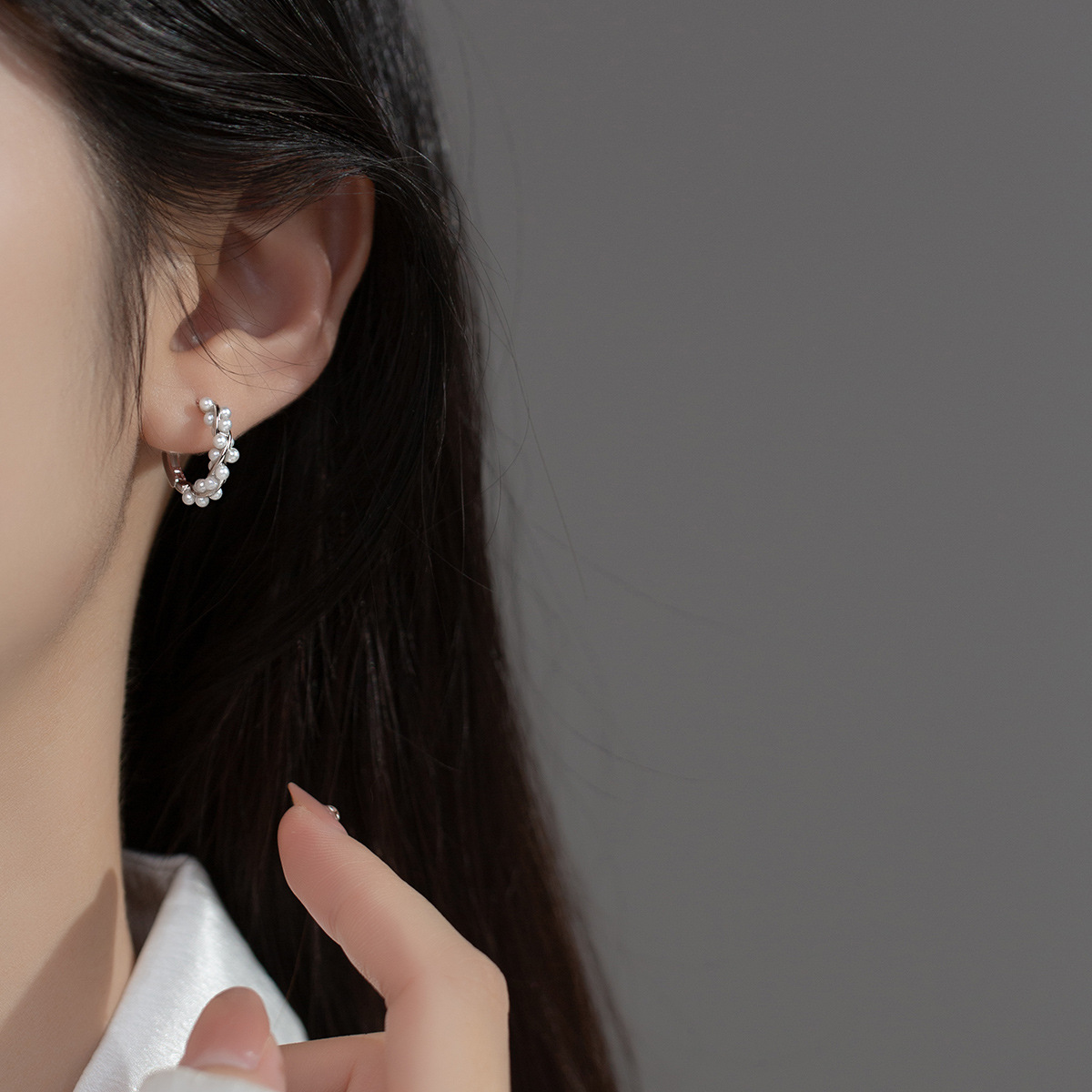 Eloch s925 plata esterlina torcida corona de flores perlas de nicho de diseño de anillo de alto nivel orejas de mujer M03195