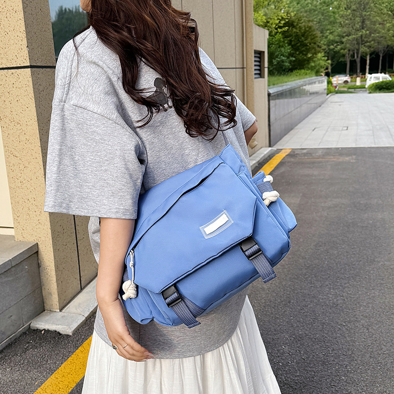 2026 Trendy Shoulder Bag Unisex Campus Class Crossbody Bag Fashionable and Stylish Workwear Style Outing Messenger Bag