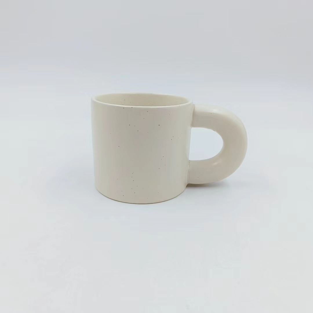 Nuevo 8.5 * 8cm 310ml taza de cerámica de orejas grandes taza de leche taza de desayuno taza de pareja