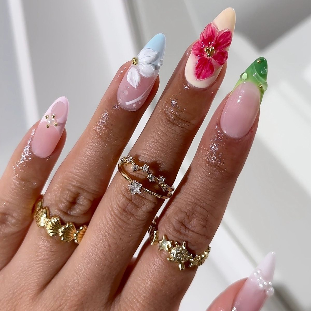 Transfronterizos estereotipos en relieve perforación de manicuras delicadas flores románticas para usar uñas de almendras 24 piezas de parche de uñas