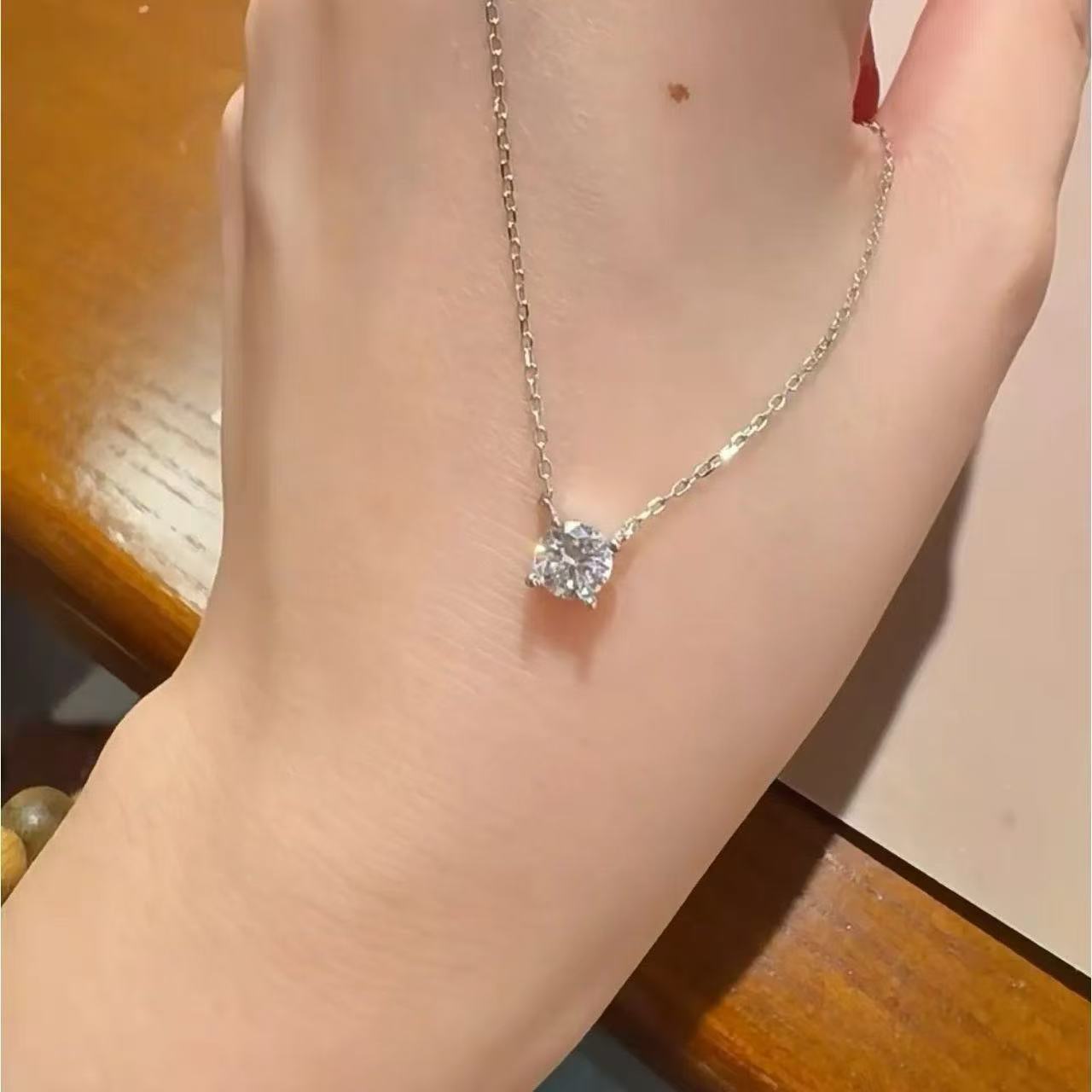 Collier Xiaohongshu, modèle rosette en diamant unique S925, best-seller pour femme, style classique à quatre griffes, simple et léger, luxueux_voghion.com