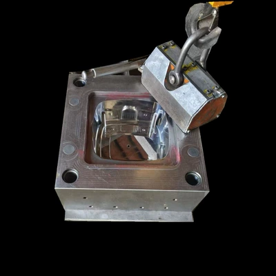 and Exterior Parts Molds – Avtomobil hissələri qəlibləri