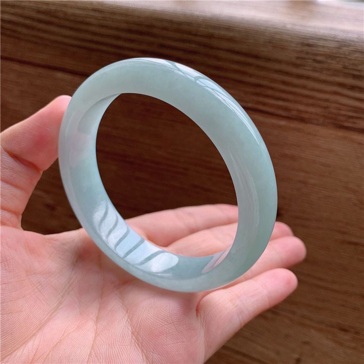 Vòng tay ngọc bích Miến Điện A băng sáp màu xanh hồ tự nhiên chi tiết 3