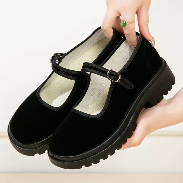 Thick-soled old Beijing cloth shoes for women, spring and autumn style, lightweight, soft-soled, versatile, suitable for middle-aged and elderly mothers, black, for commuting and work