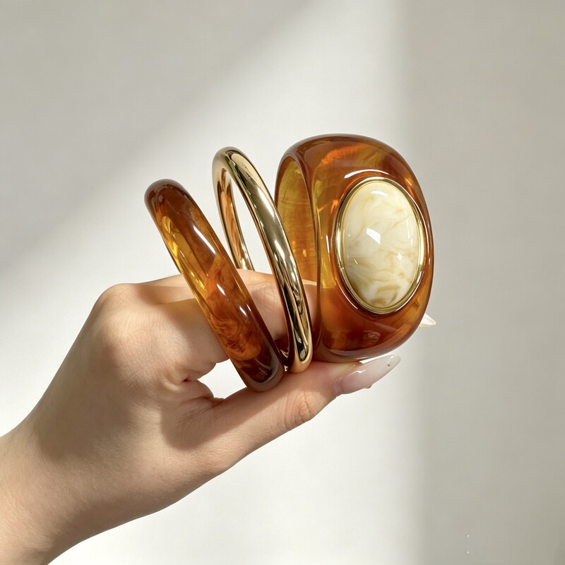 New cross-border vintage gradient resin bracelet three-piece set, fashionable and unique oval acrylic bracelet jewelry accessory New cross-border vintage gradient resin bracelet three-piece set, fashionable and unique oval acrylic bracelet jewelry accessory