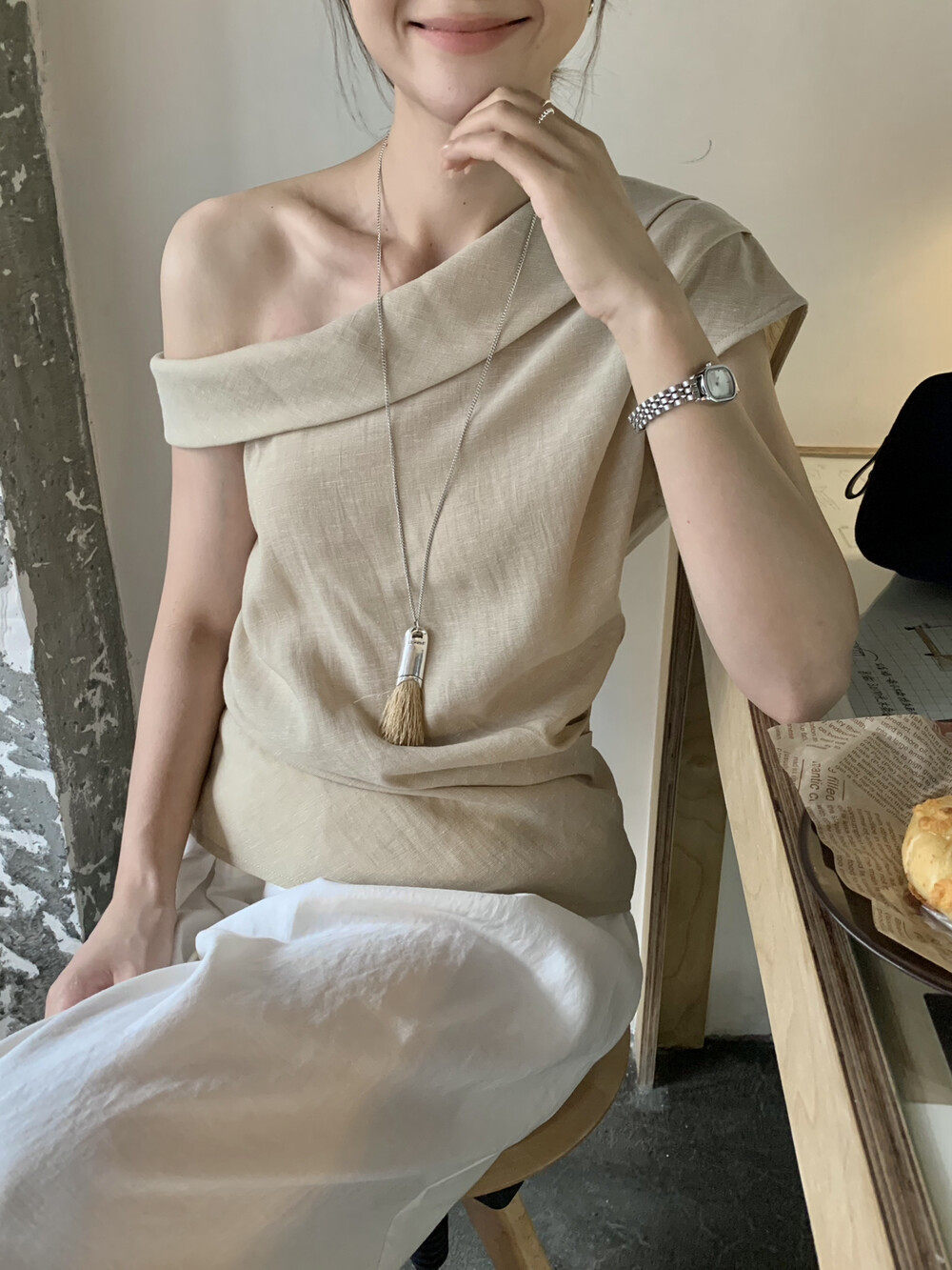 Áo croptop nữ tay ngắn cổ lệch vai, thiết kế bất đối xứng — Xanh da trờicolor, màu trắng, màu mơ chi tiết 19