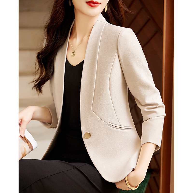High-End Off-White Women's Blazer Spring 2024 New Style with a Sophisticated Slim Fit for Petite Figures, Collarless Suit Jacket