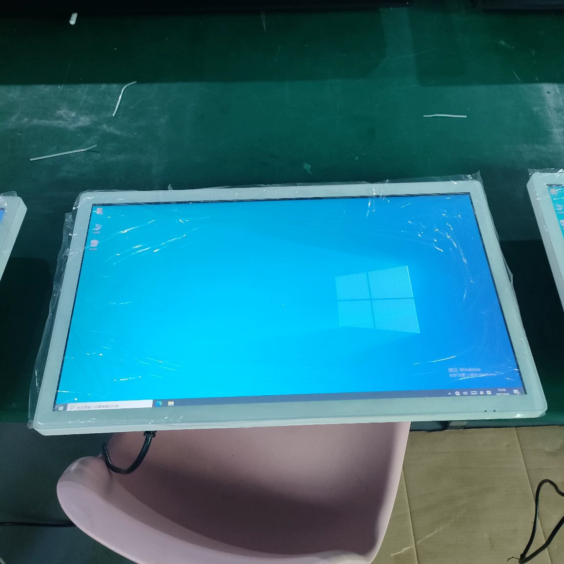 22 -inch white rounded corner wall -mounted touch screen all -in -one touch query computer control system terminal machine factory