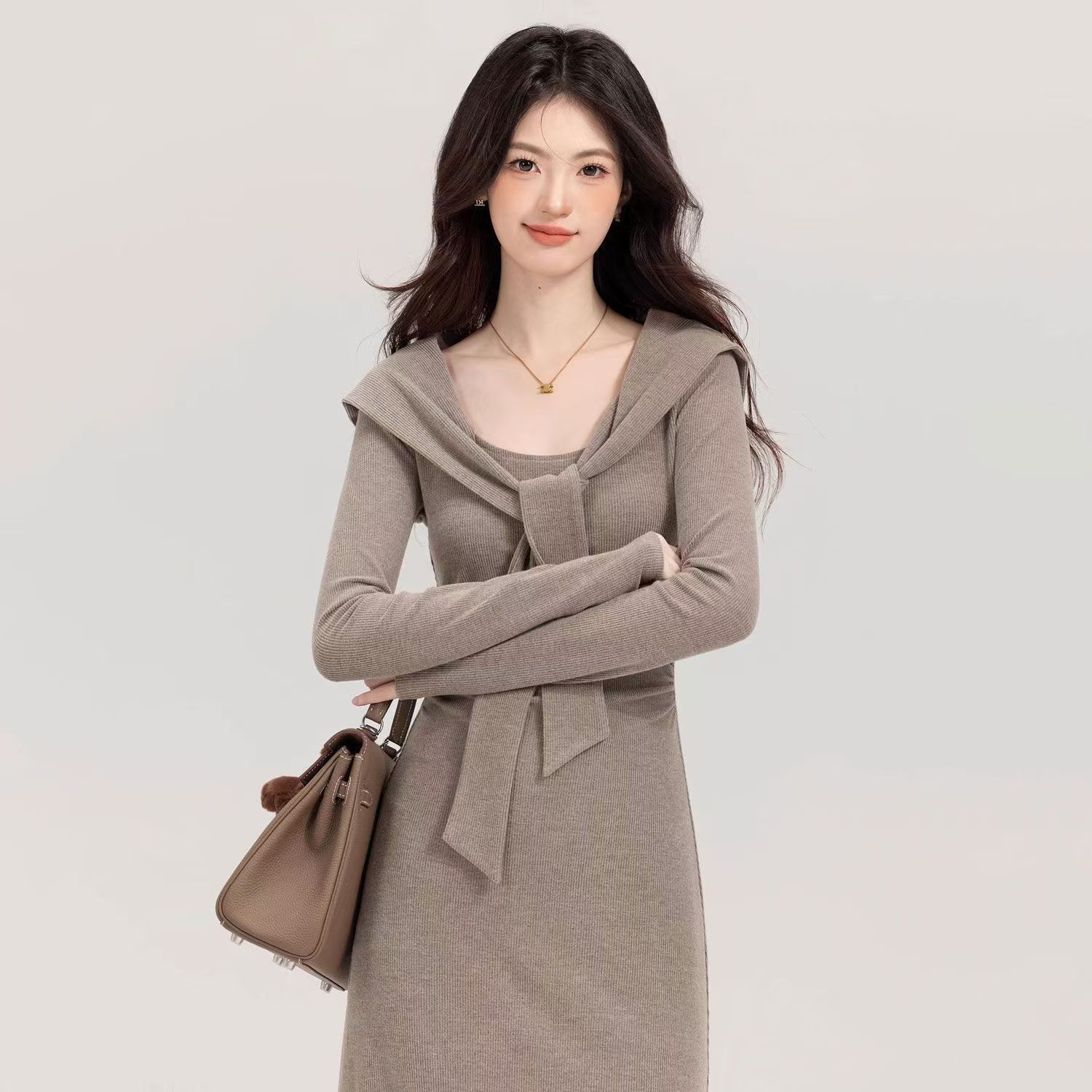 2025 New Solid Color Ouyang Early Autumn Lazy Long Dress Slim Fit Women's Commuter Waist Design Slimming Dress