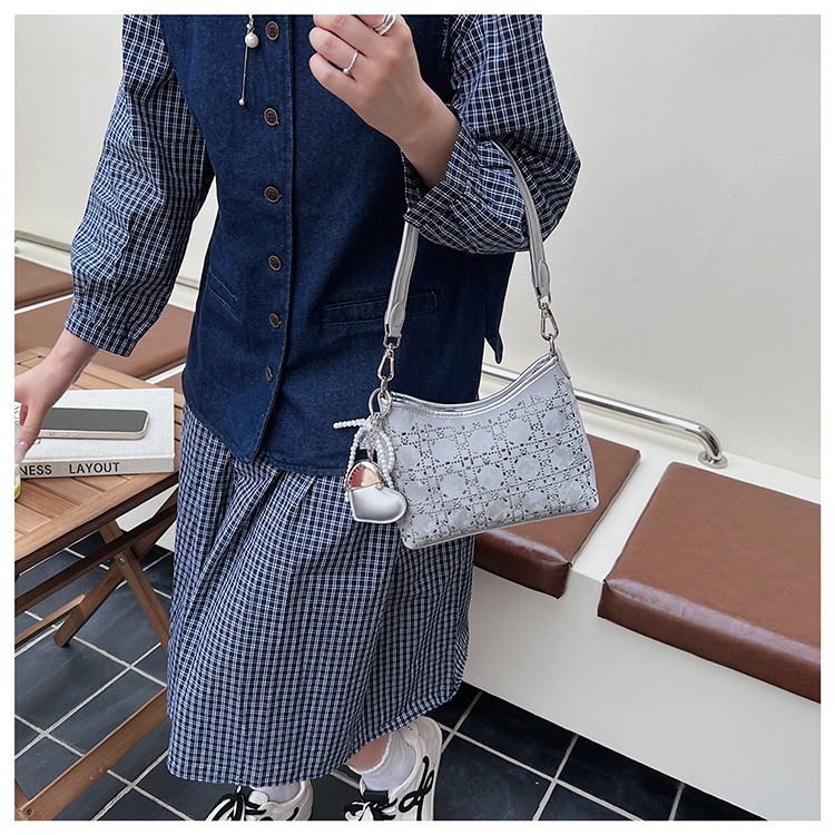 Summer handbag, women's hand-held armpit pillow bag, 2025 new style diamond-encrusted design, single-shoulder fashionable crossbody bag undefined