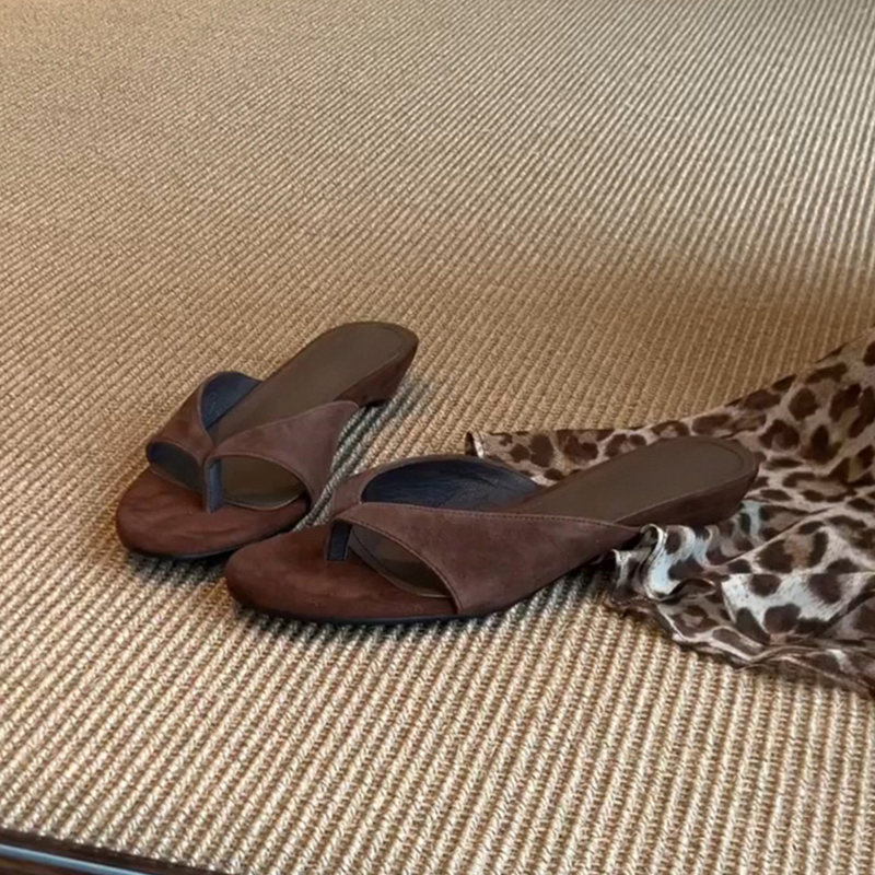 2026 New Style Flip-Flops for Women, Summer Retro Simple Style, Brown Round-Toe Suede Wedge Thong Sandals 2026 New Style Flip-Flops for Women, Summer Retro Simple Style, Brown Round-Toe Suede Wedge Thong Sandals