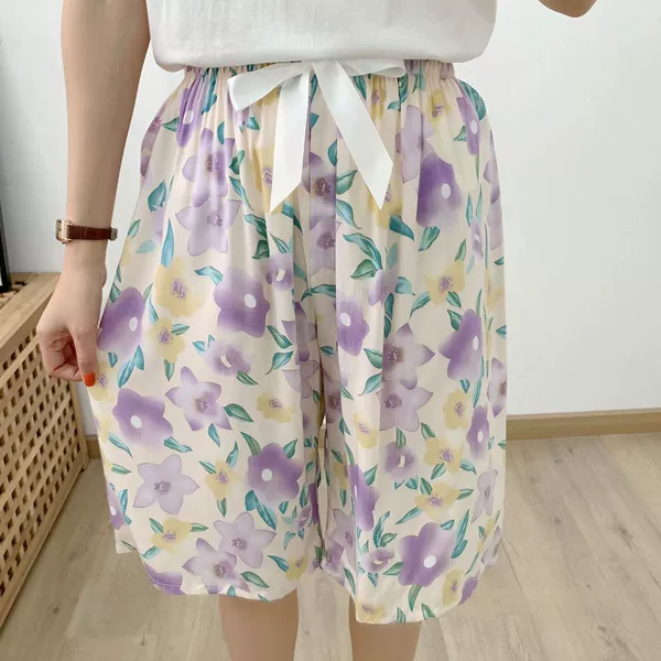 Women's Shorts/Beige Purple Flower