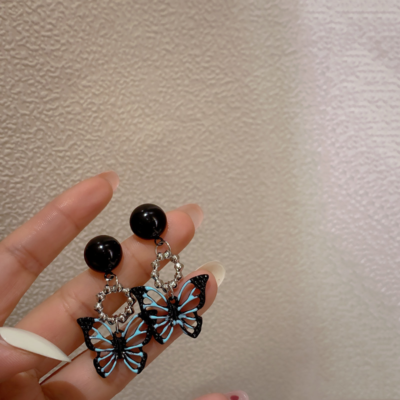 Boucles D&#39;oreilles En Alliage Pendentif Papillon Noir De Mode display picture 3